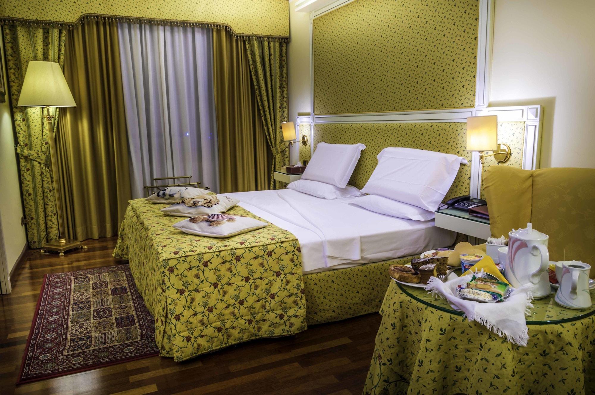 Hotel La Bussola Новара Екстер'єр фото