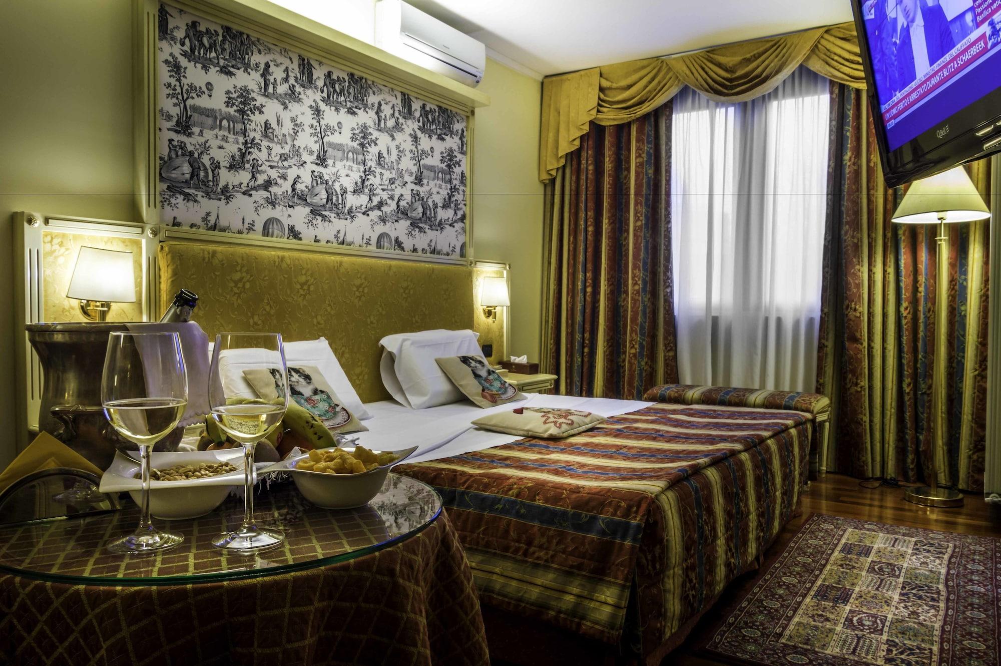 Hotel La Bussola Новара Екстер'єр фото
