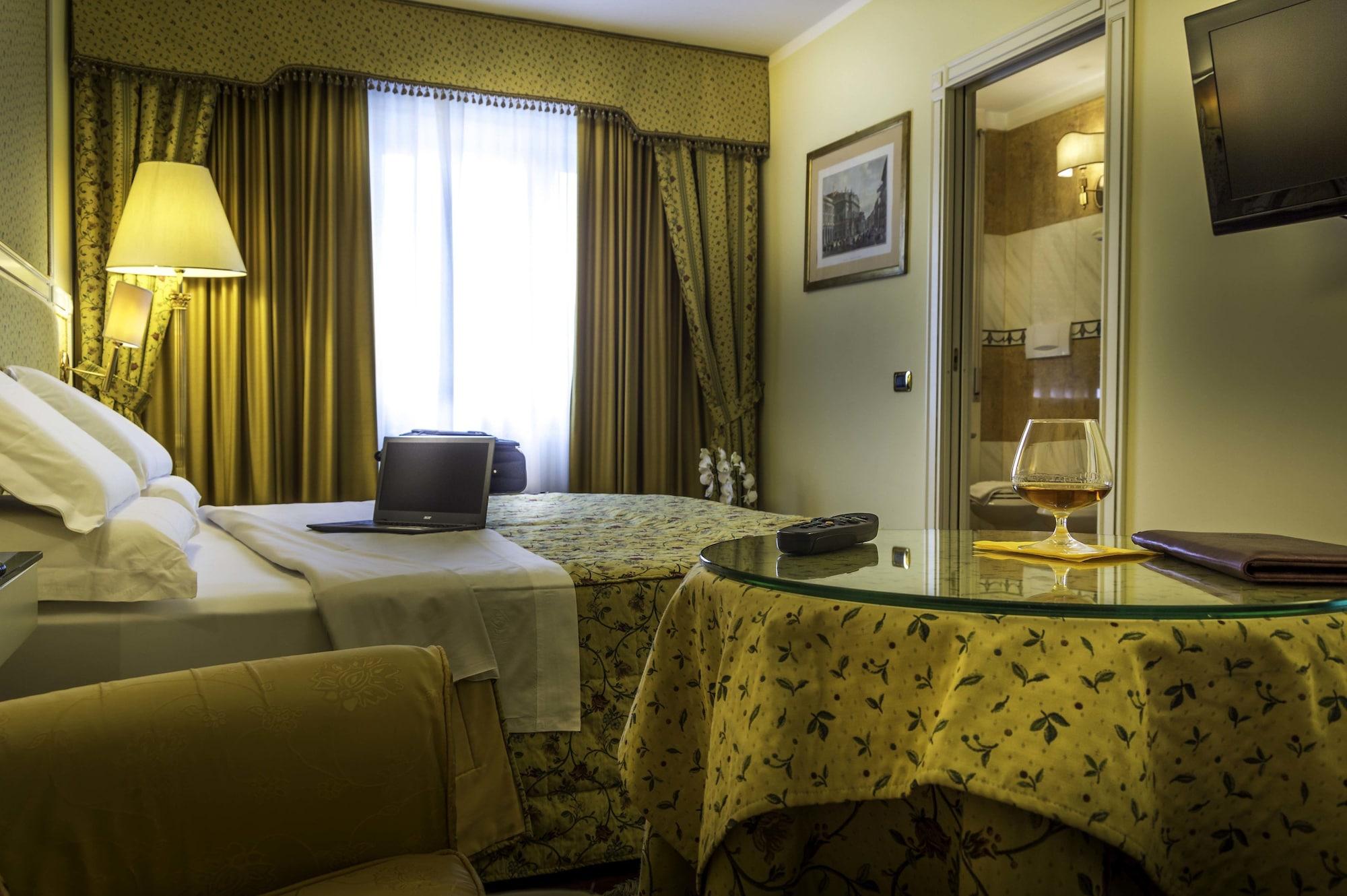 Hotel La Bussola Новара Екстер'єр фото
