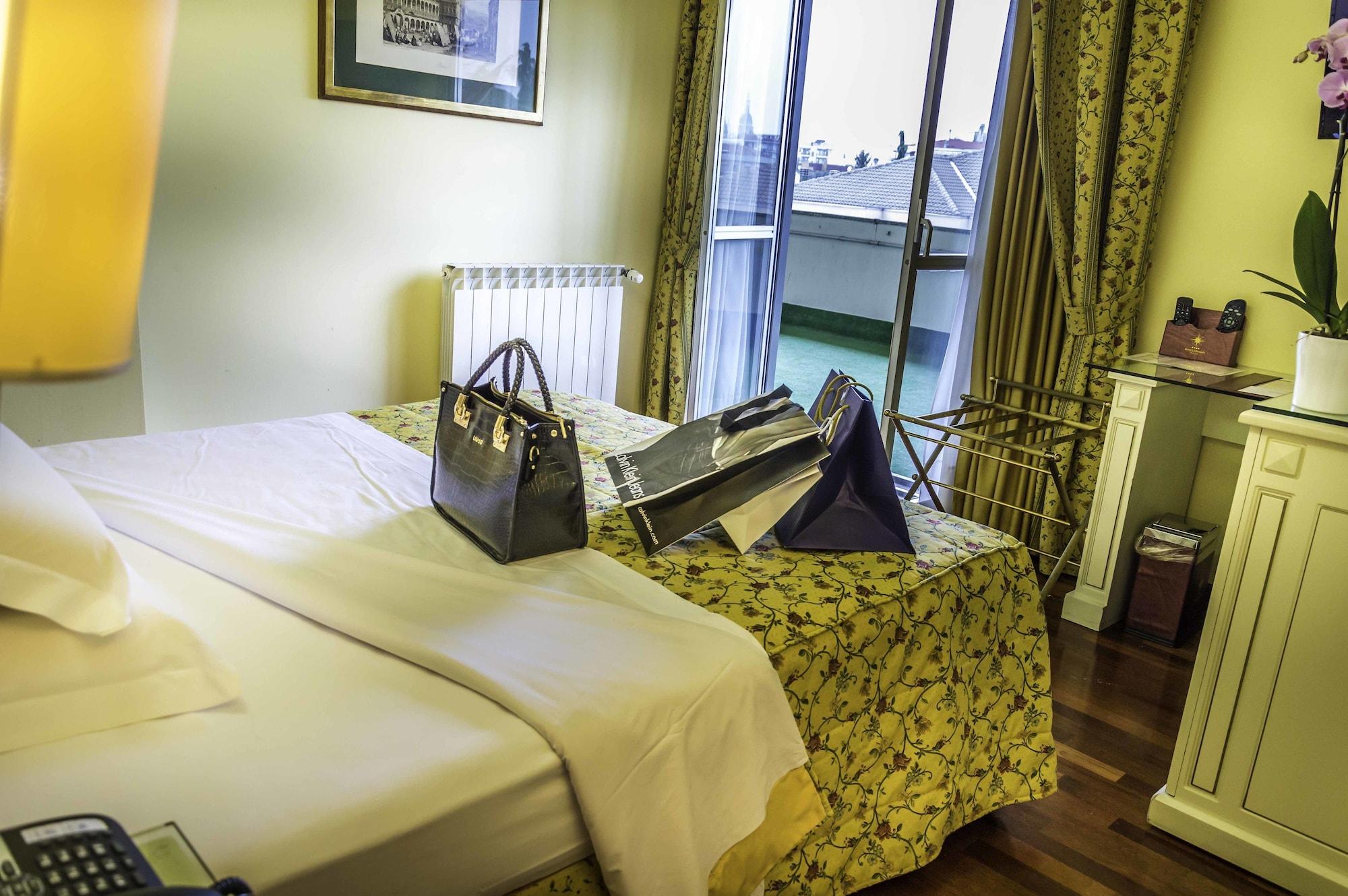 Hotel La Bussola Новара Екстер'єр фото