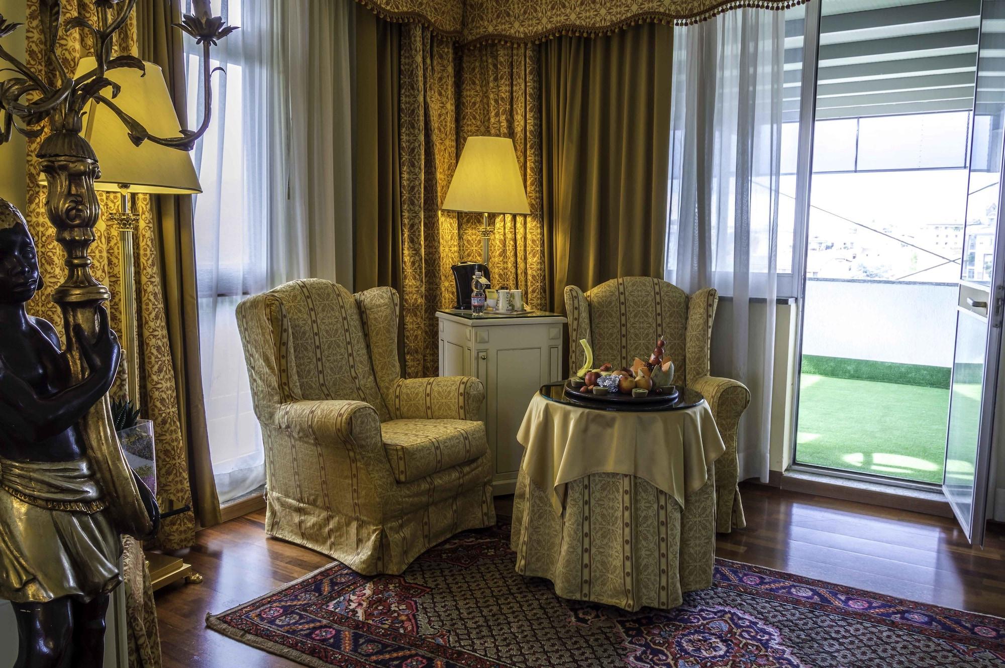 Hotel La Bussola Новара Екстер'єр фото