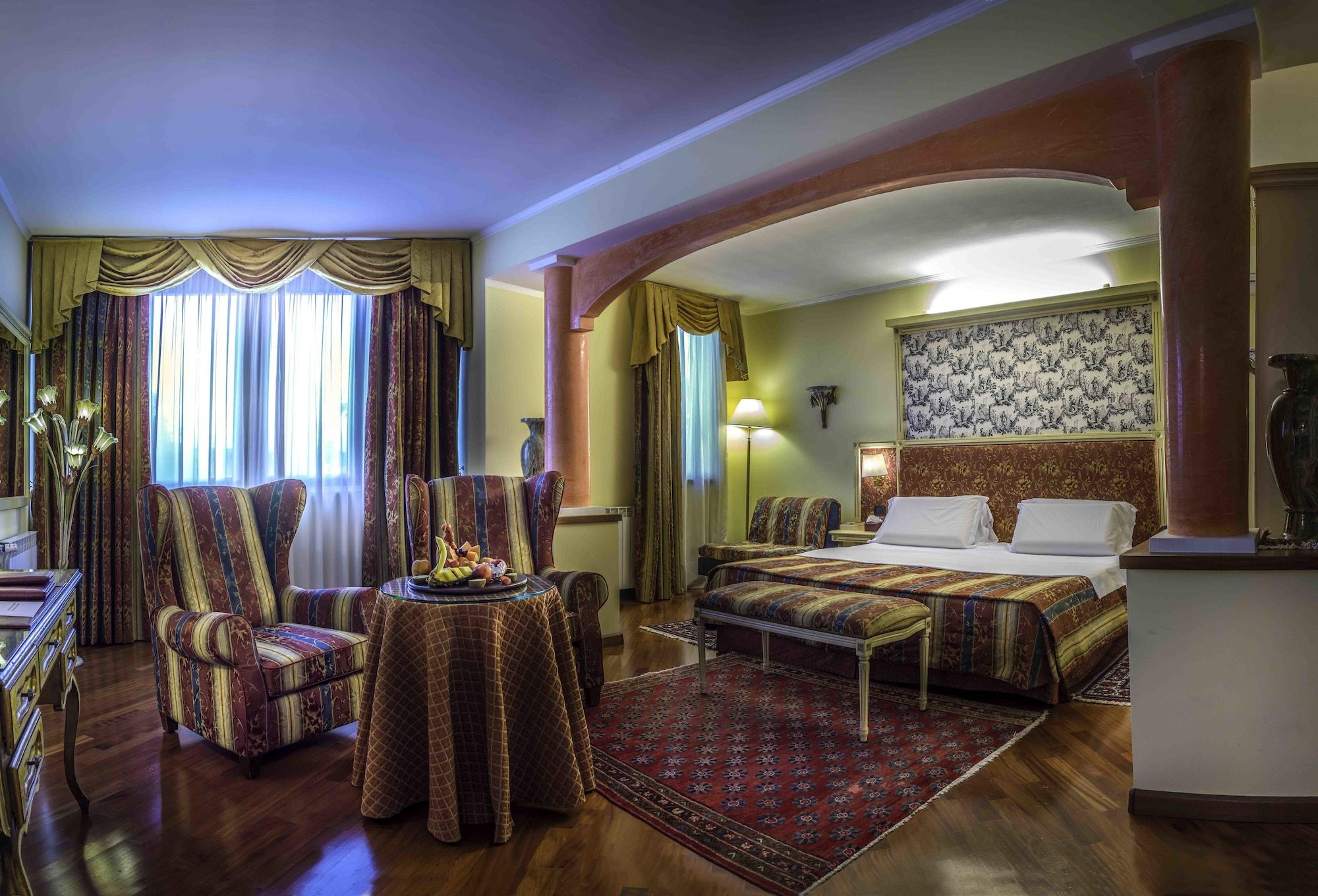 Hotel La Bussola Новара Екстер'єр фото