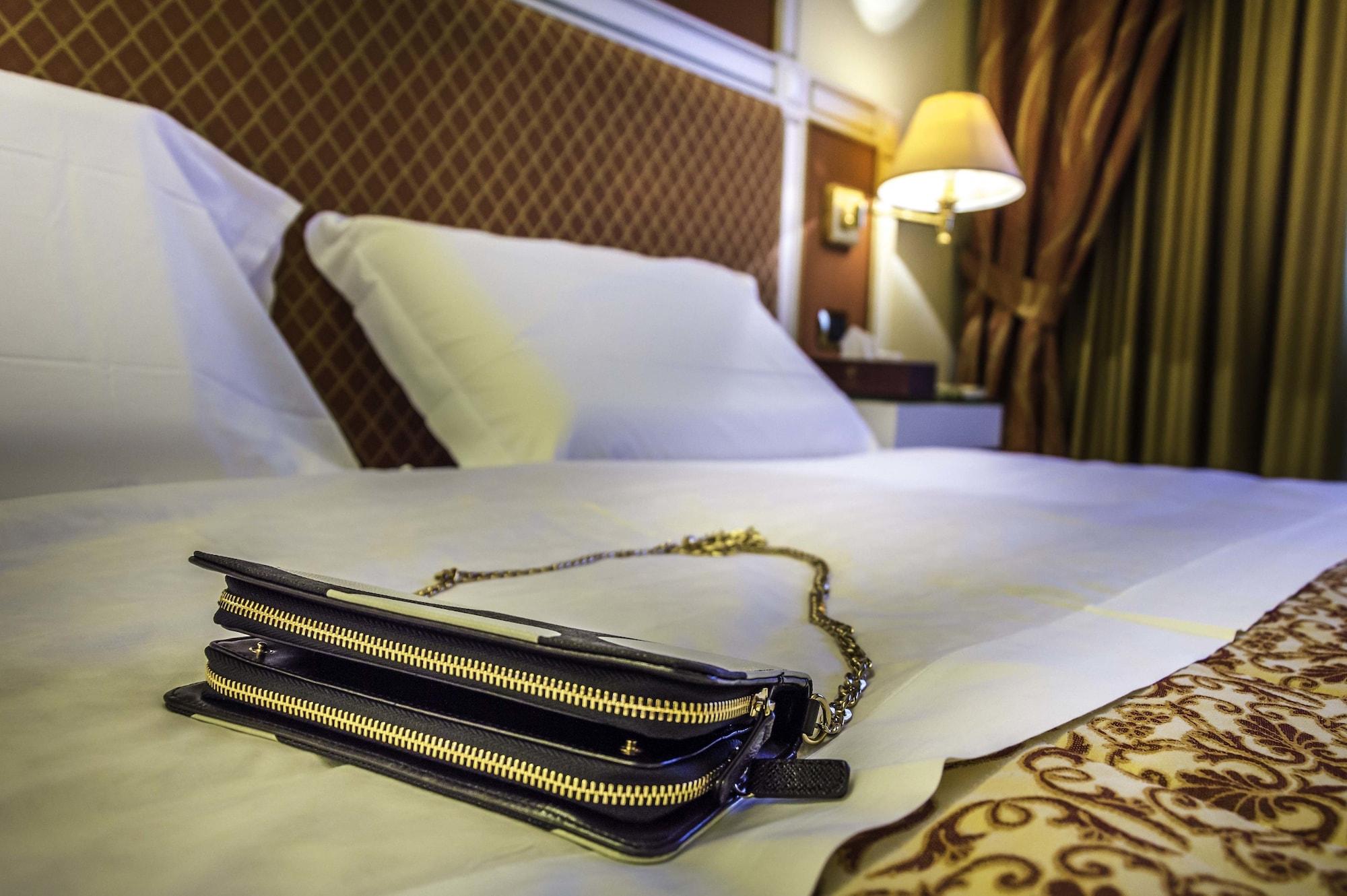 Hotel La Bussola Новара Екстер'єр фото