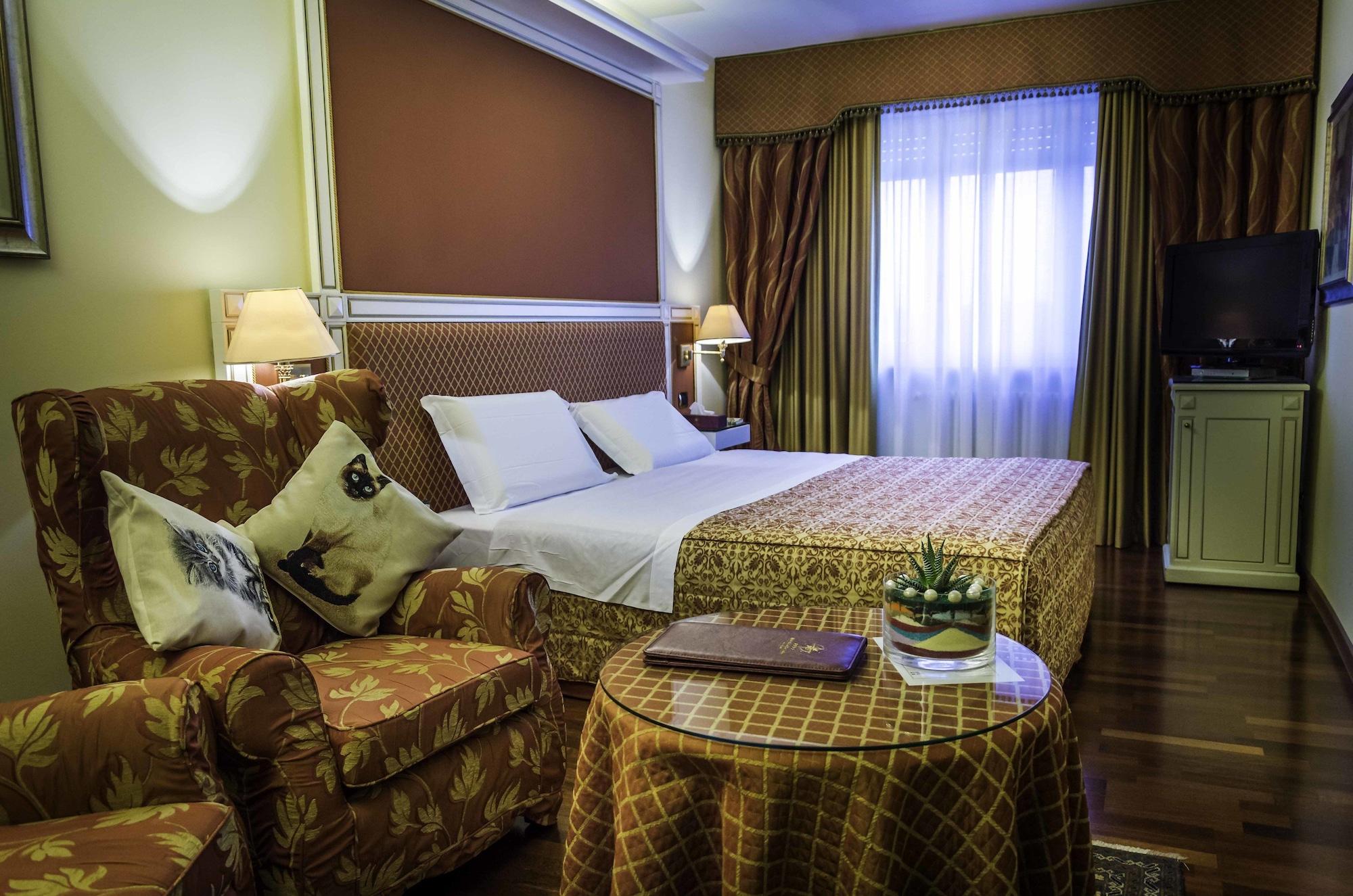 Hotel La Bussola Новара Екстер'єр фото