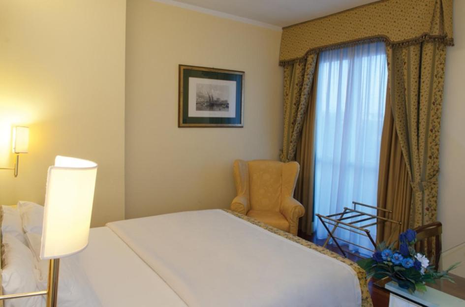 Hotel La Bussola Новара Екстер'єр фото