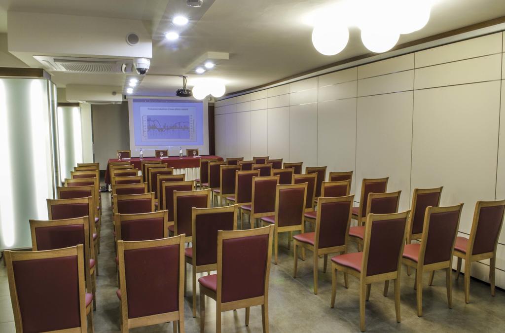 Hotel La Bussola Новара Екстер'єр фото